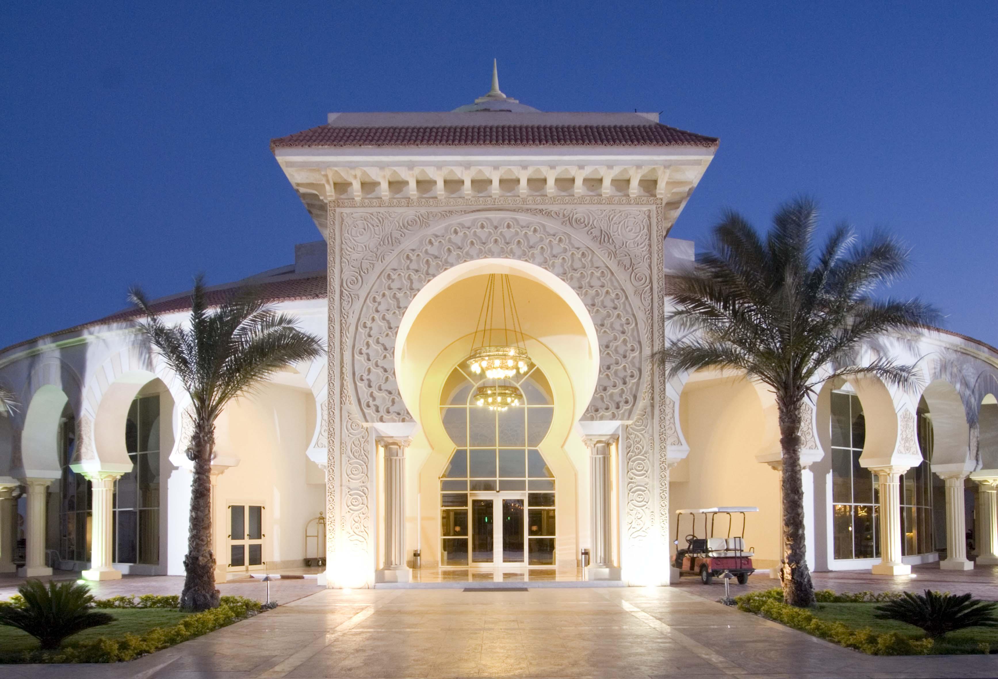 منتجع القصر القديم سهل حشيش الغردقة المظهر الخارجي الصورة The clubhouse at the Royal Greens Golf and Country Club